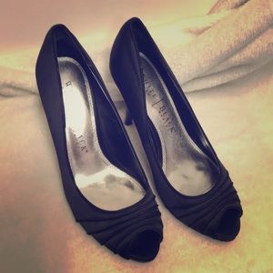 White House Black Market Heels. Size 6